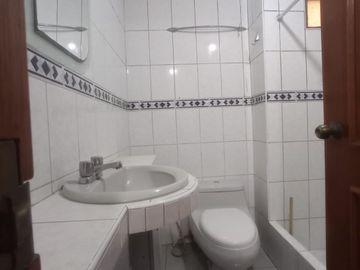 VENDO DPTO EN JESUS MARIA 106 M2 3 DORMITORIOS,2 BAÑOS Y COCHERA