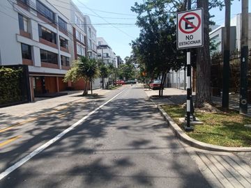 DEPARTAMENTO POR REMODELAR - 2 DORMITORIOS - 1 COCHERA - CALLE LIBERTADORES - SAN ISIDRO