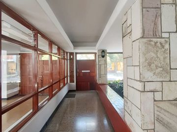 DEPARTAMENTO POR REMODELAR - 2 DORMITORIOS - 1 COCHERA - CALLE LIBERTADORES - SAN ISIDRO
