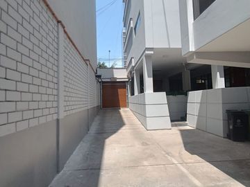 DEPARTAMENTO POR REMODELAR - 2 DORMITORIOS - 1 COCHERA - CALLE LIBERTADORES - SAN ISIDRO