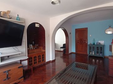 DEPARTAMENTO POR REMODELAR - 2 DORMITORIOS - 1 COCHERA - CALLE LIBERTADORES - SAN ISIDRO