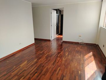 Av. Javier Prado Este N° 6680