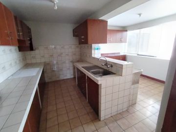 Av. Javier Prado Este N° 6680