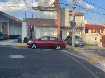CLUB CUICACALLI, BELLA CASA MODERNISTA, EXCELENTE ESTADO