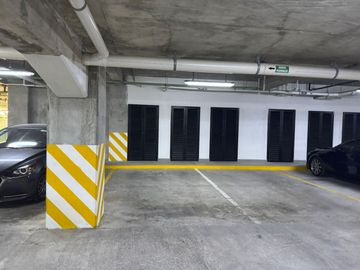 Departamento de entrega inmediata, Marina Vallarta, piso 8