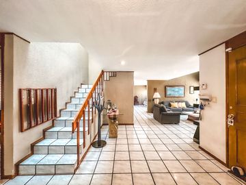 CASA EN VENTA EN ZONA CAMINO REAL Y ZAVALETA.