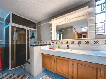 CASA EN VENTA EN ZONA CAMINO REAL Y ZAVALETA.