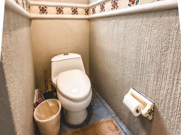 CASA EN VENTA EN ZONA CAMINO REAL Y ZAVALETA.
