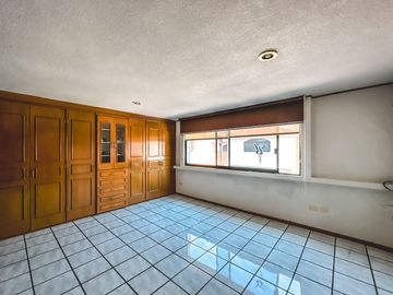 CASA EN VENTA EN ZONA CAMINO REAL Y ZAVALETA.