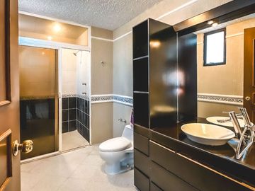 CASA EN VENTA EN ZONA CAMINO REAL Y ZAVALETA.