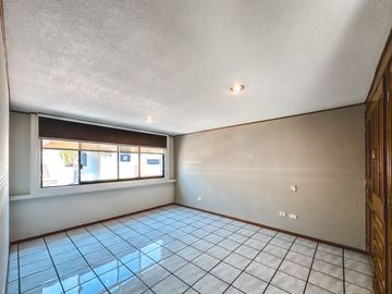 CASA EN VENTA EN ZONA CAMINO REAL Y ZAVALETA.