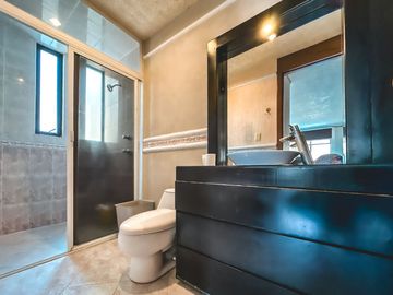 CASA EN VENTA EN ZONA CAMINO REAL Y ZAVALETA.