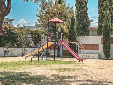 CASA EN VENTA EN ZONA CAMINO REAL Y ZAVALETA.
