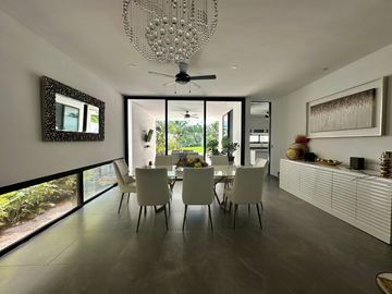 Casa en venta en fraccionamiento de lujo ubicado en Conkal , Mérida Yucatán