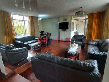 SE VENDE CASA EN BELLAVISTA