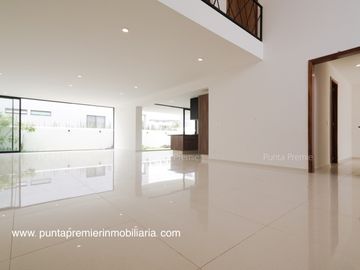 Residencia de Lujo en Venta en Puerta Las Lomas Zapopan Puerta de Hierro Andares