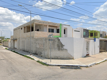 VENTA DE CASA EN COL. PASEOS DE OPICHEN, MERIDA (RECUPERACION BANCARIA)