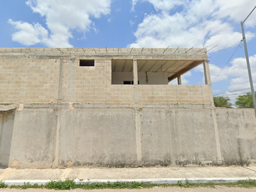 VENTA DE CASA EN COL. PASEOS DE OPICHEN, MERIDA (RECUPERACION BANCARIA)