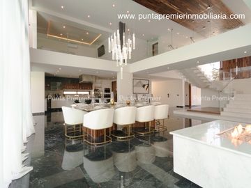 Ayamonte Club de Golf de Lujo en Venta Amueblada con Alberca Zapopan Puerta de