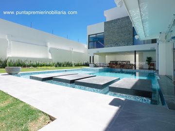 Ayamonte Club de Golf de Lujo en Venta Amueblada con Alberca Zapopan Puerta de