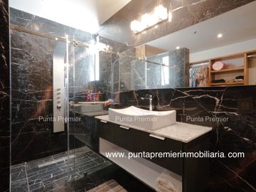 Ayamonte Club de Golf de Lujo en Venta Amueblada con Alberca Zapopan Puerta de