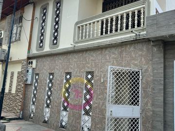 VENDO CASA SAUCES VI (NORTE DE GUAYAQUIL)