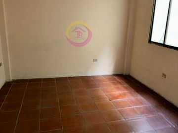 VENDO CASA SAUCES VI (NORTE DE GUAYAQUIL)
