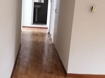 Vendo, Urb San Antonio. Moderno Departamento totalmente remodelado. Solo 3 departamentos, 1 por piso.