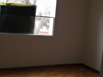 Vendo, Urb San Antonio. Moderno Departamento totalmente remodelado. Solo 3 departamentos, 1 por piso.
