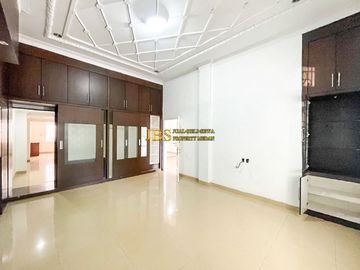 Dijual Rumah Siap Huni di Komplek Cemara Hijau Depan Taman, Medan