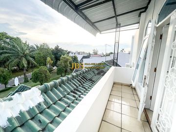 Dijual Rumah Siap Huni di Komplek Cemara Hijau Depan Taman, Medan