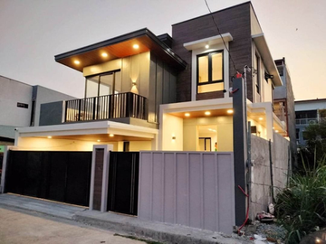 4 Bedrooms House and Lot for Sale at Greenwoods Pasig City