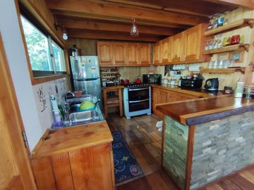 Hermosa Parcela con 4 cabañas, Caburgua, Pucon