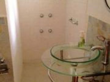 Excelente casa uso mixto. Ideal inversionistas!!!!!!!!