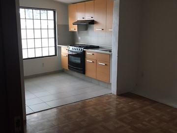 Excelente casa uso mixto. Ideal inversionistas!!!!!!!!