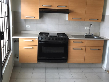 Excelente casa uso mixto. Ideal inversionistas!!!!!!!!