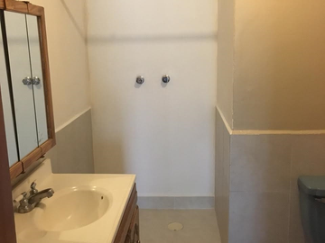 Excelente casa uso mixto. Ideal inversionistas!!!!!!!!