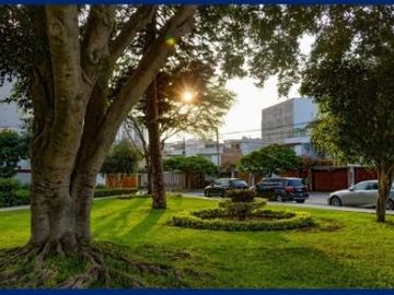 DEPARTAMENTOS EN SURCO FRENTE AL PARQUE, CON ESTACIONAMIENTO, ASCENSOR DE TODOS LOS METRAJES 80M2, 100M2, 130M2 , 200M2 DUPLEX (CORTIJO SURCO)