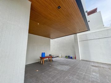 Spacious Modern Contemporary Single Attached for sale in BF Resorts Village, Las Piñas City