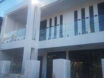 5 Bedroom Newly Renovated House & Lot for Sale in Vermont Park, Antipolo City