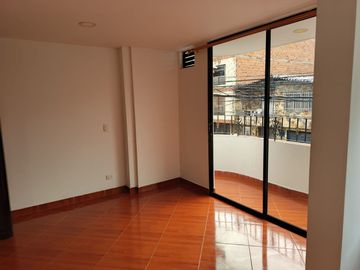 SE ARRIENDA APARTA ESTUDIO EN  LAURELES