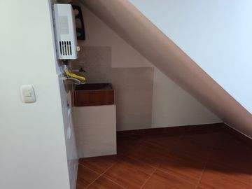 SE ARRIENDA APARTA ESTUDIO EN  LAURELES