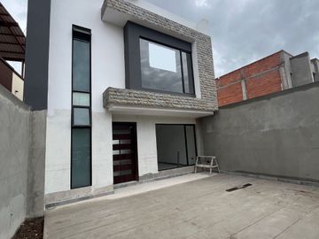 CASA INDEPENDIENTE DE VENTA CON CREDITO VIP, Sector Río Amarillo C1410