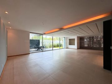 Casa en Venta de Lujo en Coto Pontevedra, Zona Dorada Zapopan