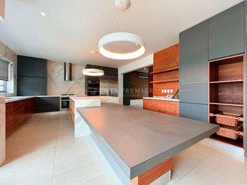 Casa en Venta de Lujo en Coto Pontevedra, Zona Dorada Zapopan