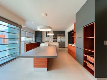 Casa en Venta de Lujo en Coto Pontevedra, Zona Dorada Zapopan