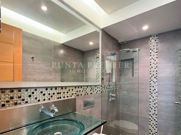 Casa en Venta de Lujo en Coto Pontevedra, Zona Dorada Zapopan