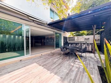 Casa en Venta de Lujo en Coto Pontevedra, Zona Dorada Zapopan