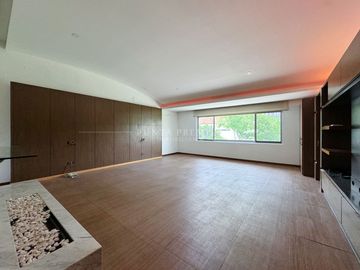 Casa en Venta de Lujo en Coto Pontevedra, Zona Dorada Zapopan