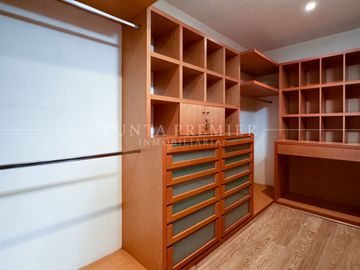 Casa en Venta de Lujo en Coto Pontevedra, Zona Dorada Zapopan